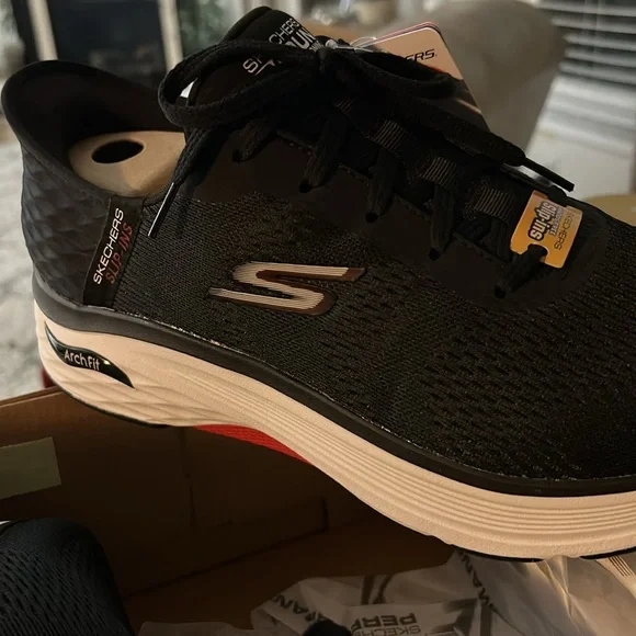 Skechers slip Ins Men's Black and White Athletic Shoes. Extra wide - Picture 3 of 4